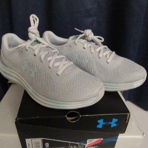 NEW $110 WOMEN'S UNDER ARMOUR SNEAKERS SIZE 9 $45